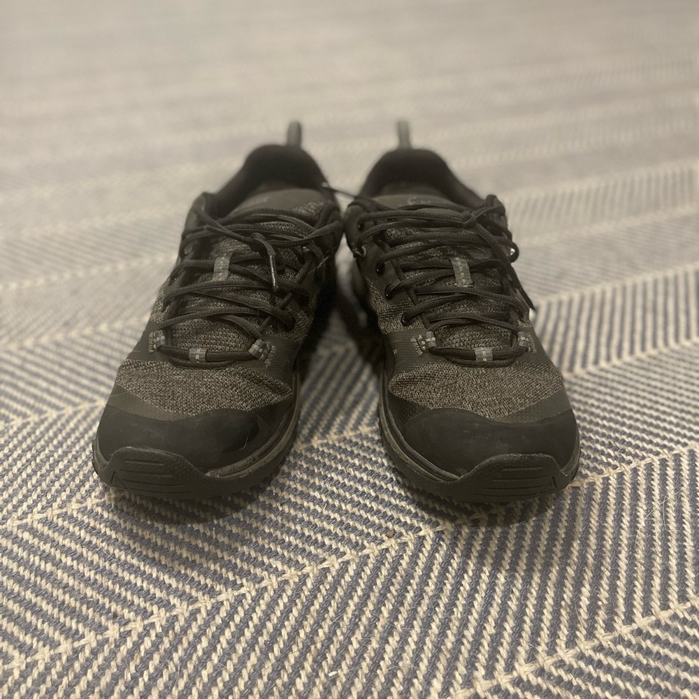 Women’s KEEN waterproof hiking shoes, size 6